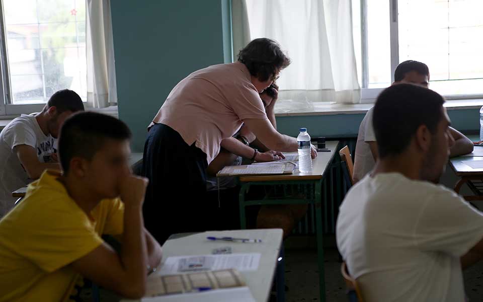 δεν-υπάρχει-αριστερή-ή-δεξιά-κοινωνι-2272501