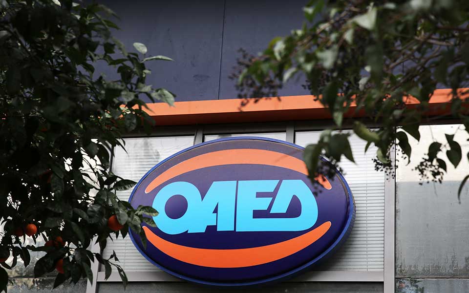 εκτός-αγοράς-εργασίας-για-τουλάχιστο-2272638