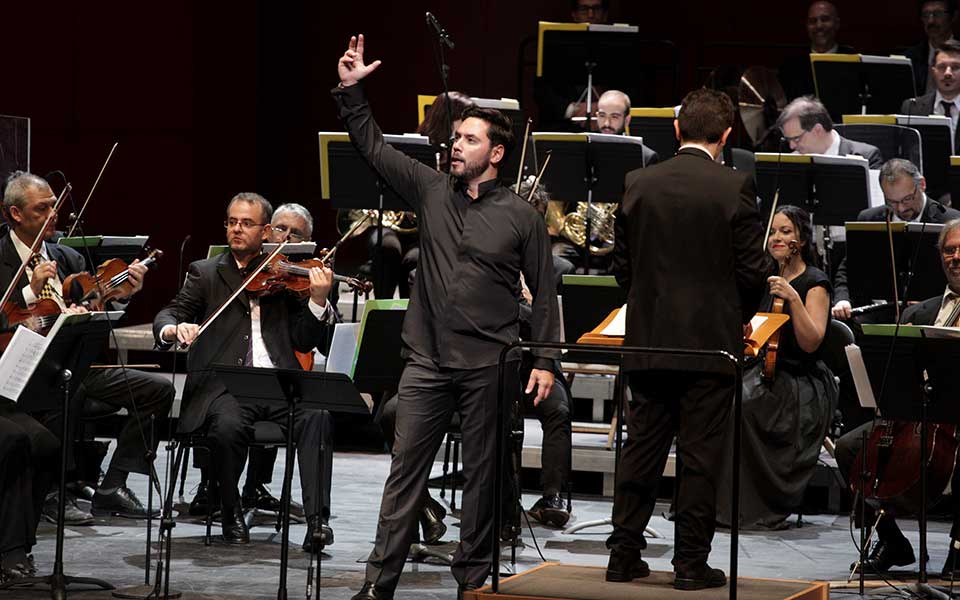 ευφρόσυνη-έναρξη-σεζόν-στη-λυρική-με-τ-2273332