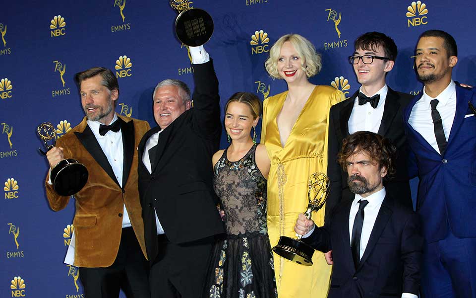 επετειακά-emmy-με-βασίλισσα-και-δράκους-2273519