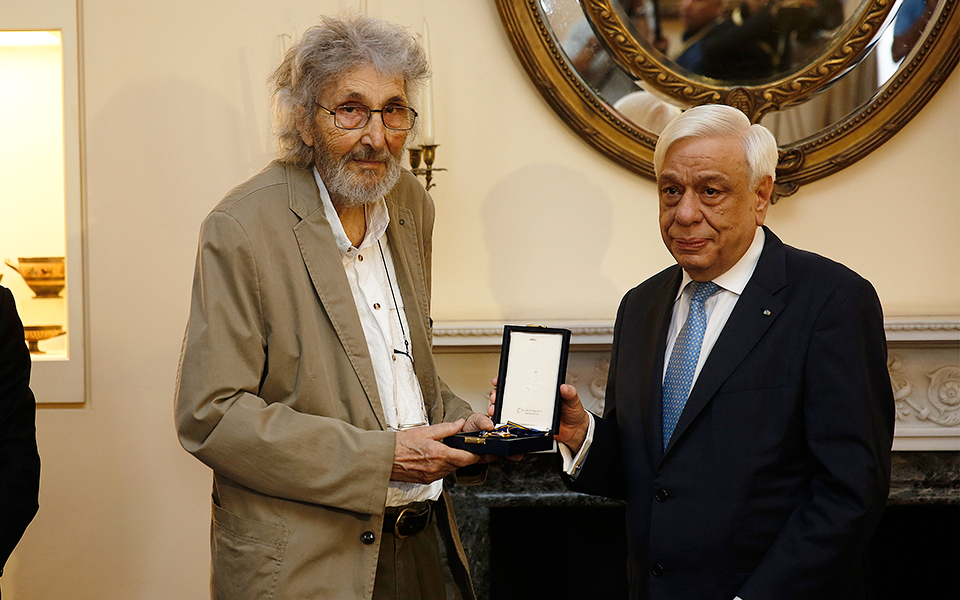 o-πρόεδρος-της-δημοκρατίας-βράβευσε-πρ-2274941