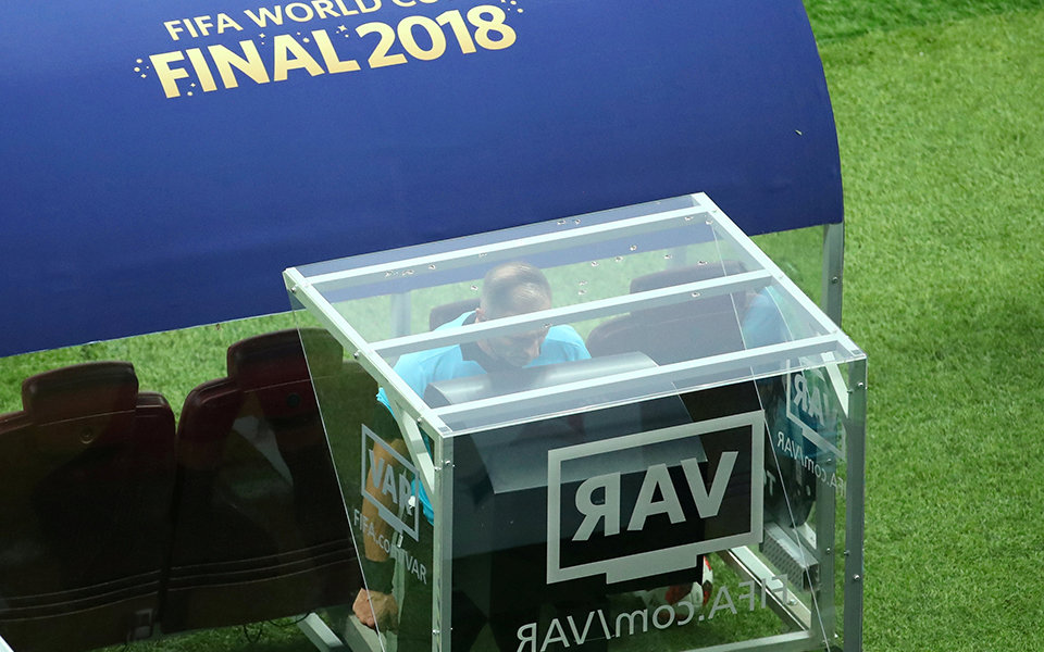 h-uefa-ενέκρινε-var-στις-διοργανώσεις-της-2275115