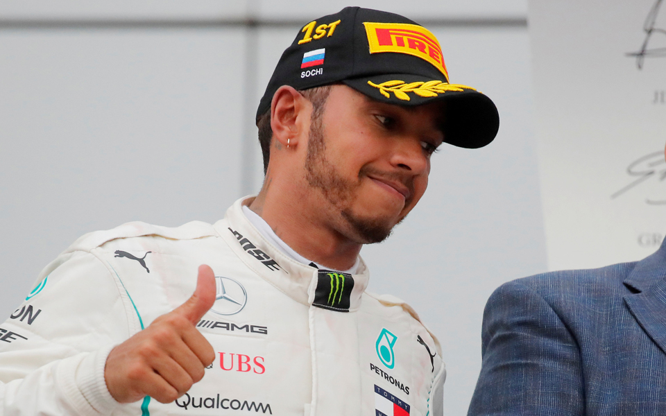 νίκη-για-τον-χάμιλτον-ένα-βήμα-πιο-κο-2275543