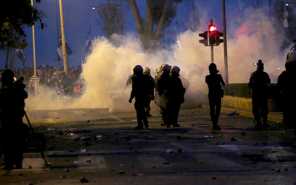 καρέ-καρέ-τα-επεισόδια-στη-θεσσαλονίκ-2271795