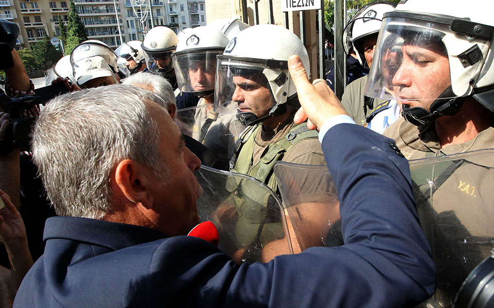 νέοι-με-παλιά-στερεότυπα-2271720