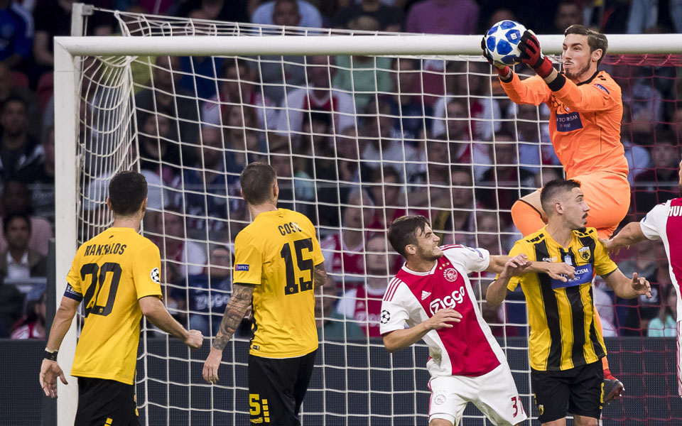 champions-league-με-3-0-επικράτησε-ο-αγιαξ-της-αεκ-2273617