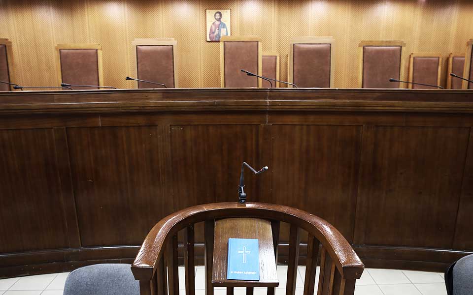 παγώνει-για-ένα-χρόνο-η-υποχρεωτική-2274919