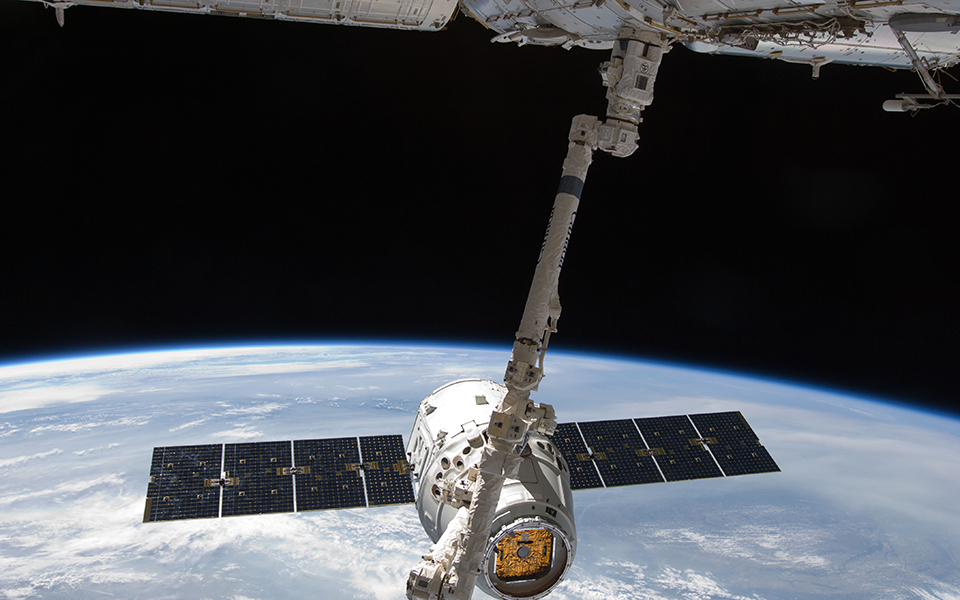 ο-πρώτος-επιβάτης-του-έλον-μάσκ-για-το-τ-2272629