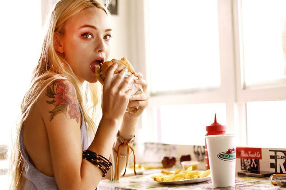 το-πολύ-φαστ-φουντ-και-τα-λίγα-φρούτα-δυ-2272759