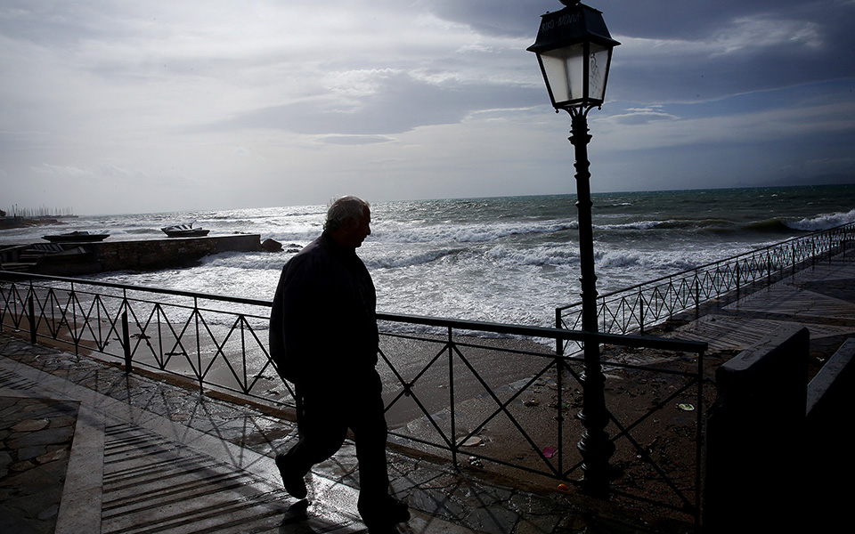 καιρός-νεφώσεις-και-πτώση-της-θερμοκρ-2273426
