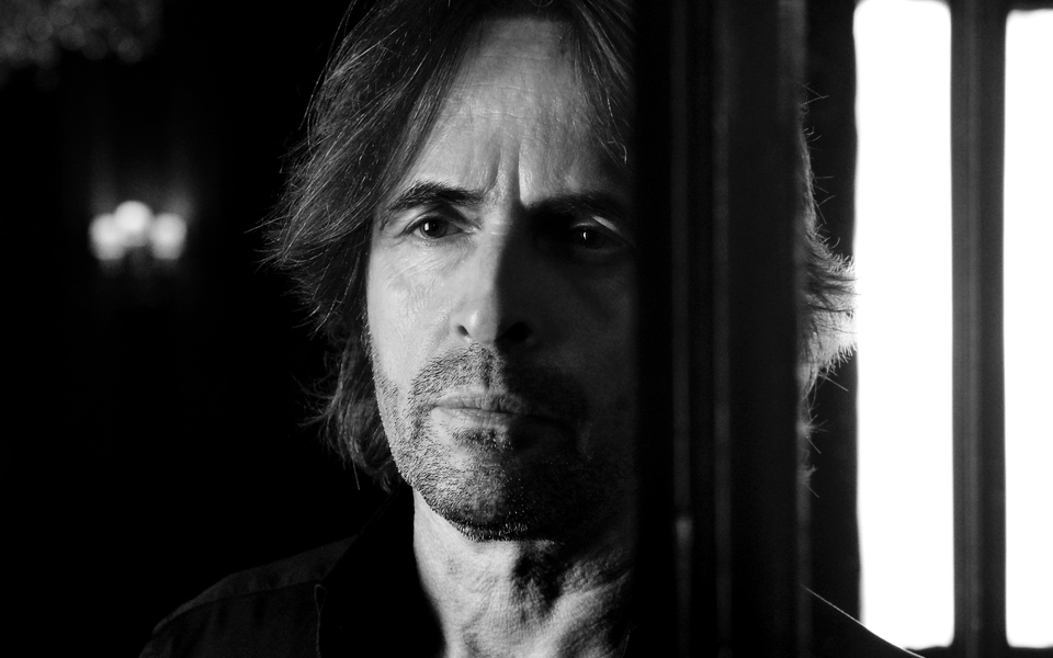 ενα-εικοσιτετράωρο-με-τον-τραγουδιστ-2271499