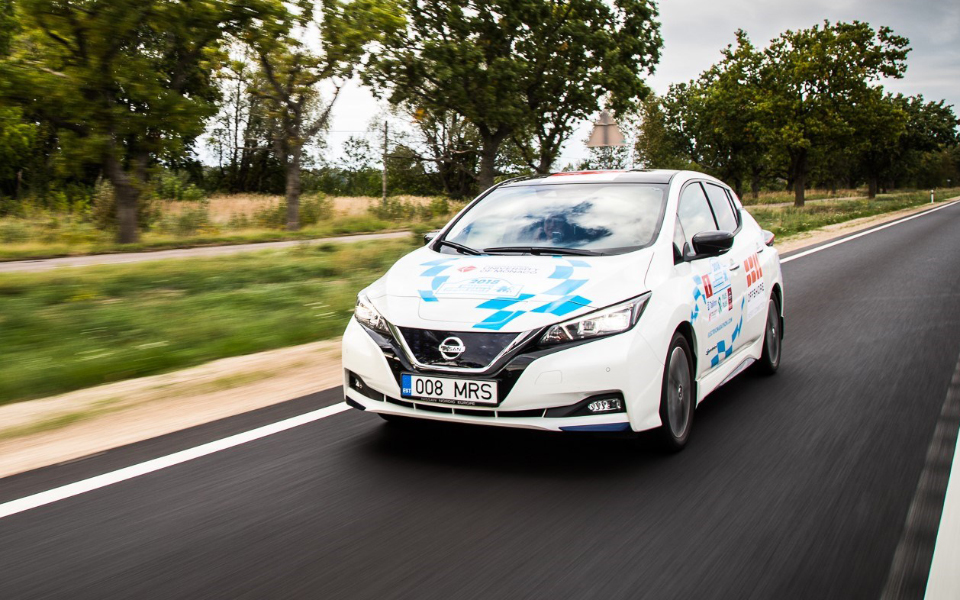 το-nissan-leaf-ηλεκτρίζει-τον-μαραθώνιο-2274643