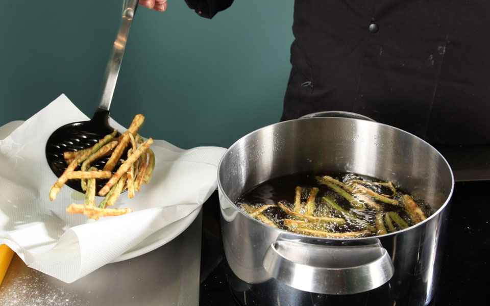 μελιτζάνες-και-κολοκυθάκια-τρεις-τρό-2273976