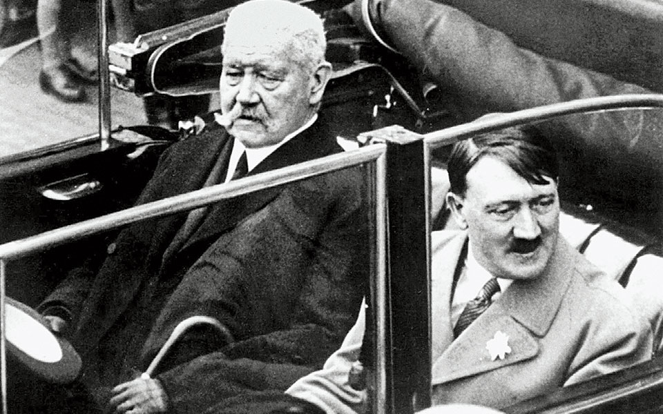 ποιος-σκοτώνει-λίγο-λίγο-τις-δημοκρατ-2272769