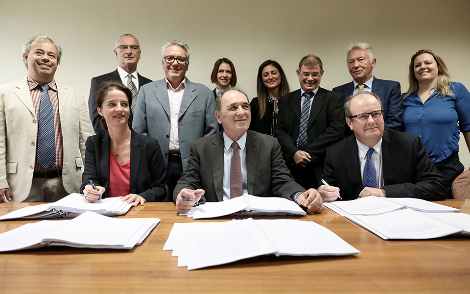 μονογραφή-συμβάσεων-για-έρευνα-και-εκ-2274982