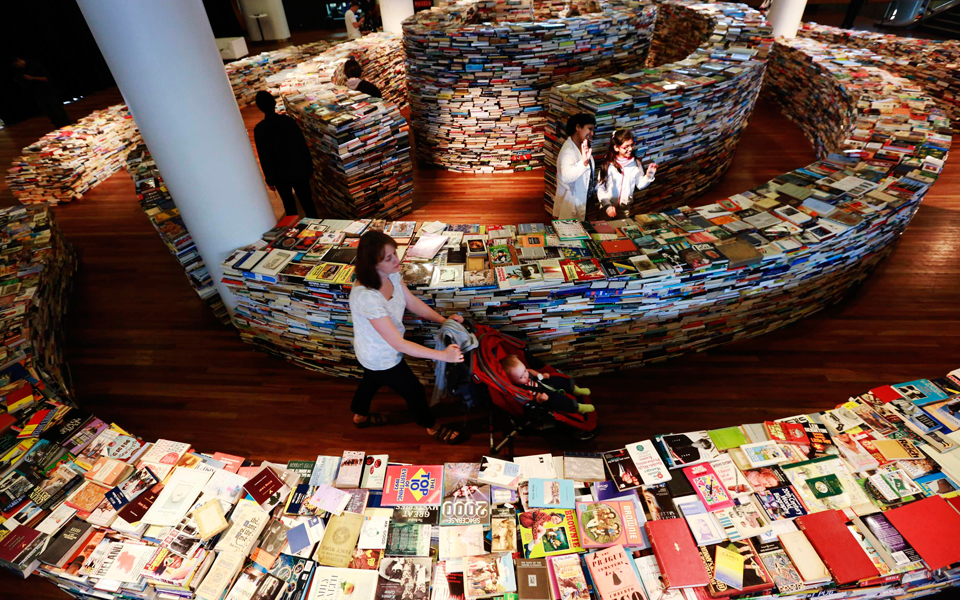 τα-βιβλία-θα-συνεχίσουν-να-ζουν-για-πάν-2271496