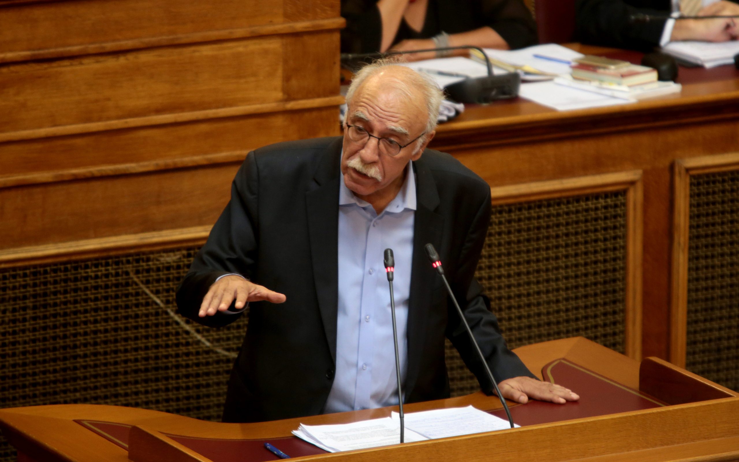 κριτική-νδ-για-τα-κονδύλια-του-προσφυγ-2273744