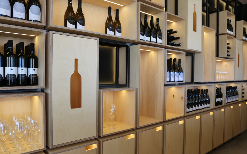 ενα-ξεχωριστό-οινοποιείο-στη-σαντορί-2279910