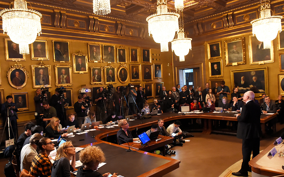 στην-έρευνα-για-το-λέιζερ-το-νομπέλ-2276056