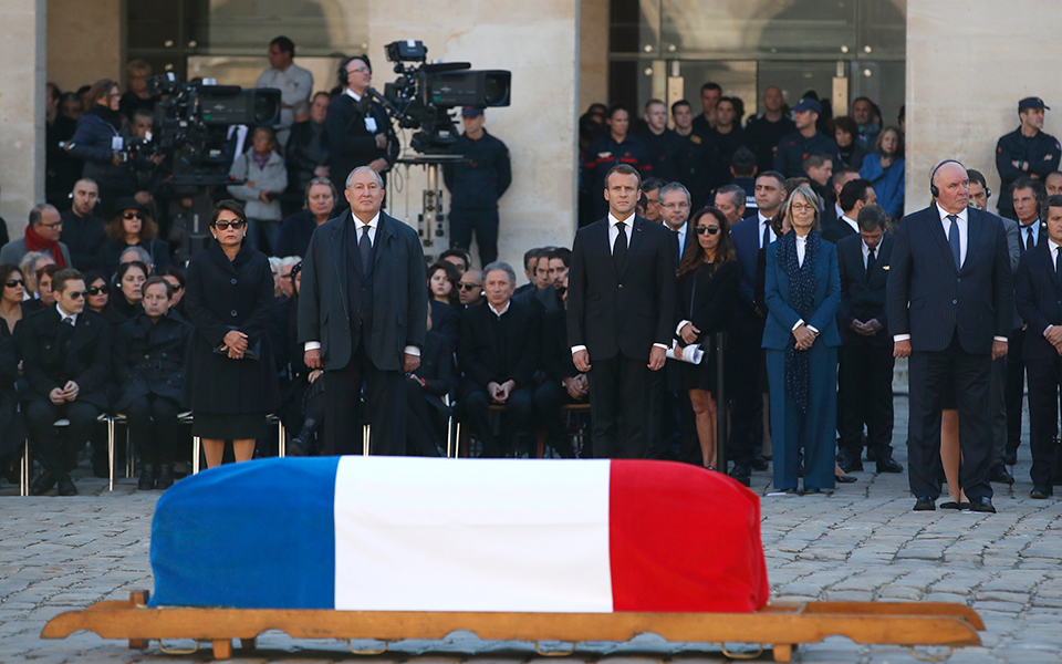 σαρλ-αζναβούρ-ανοιχτός-στον-χρόνο-ανο-2277079