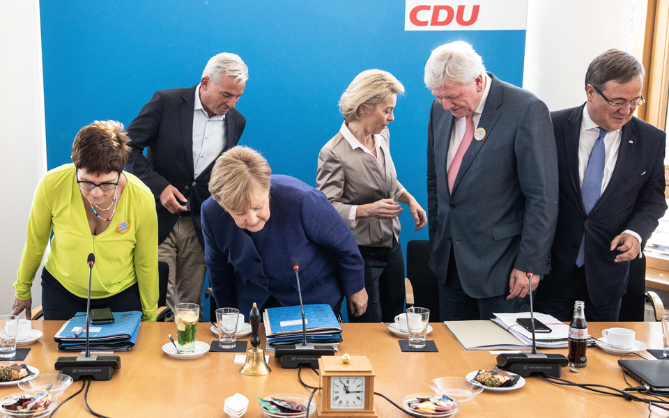 με-το-βλέμμα-στην-εσση-το-βερολίνο-2279326