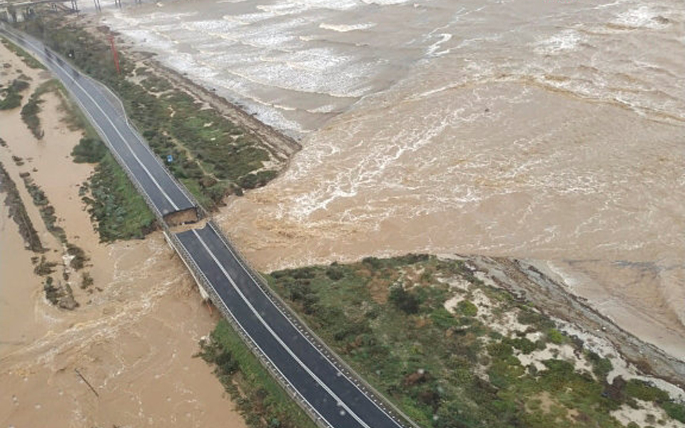 ιταλία-κατέρρευσε-μέρος-γέφυρας-στο-κ-2277458