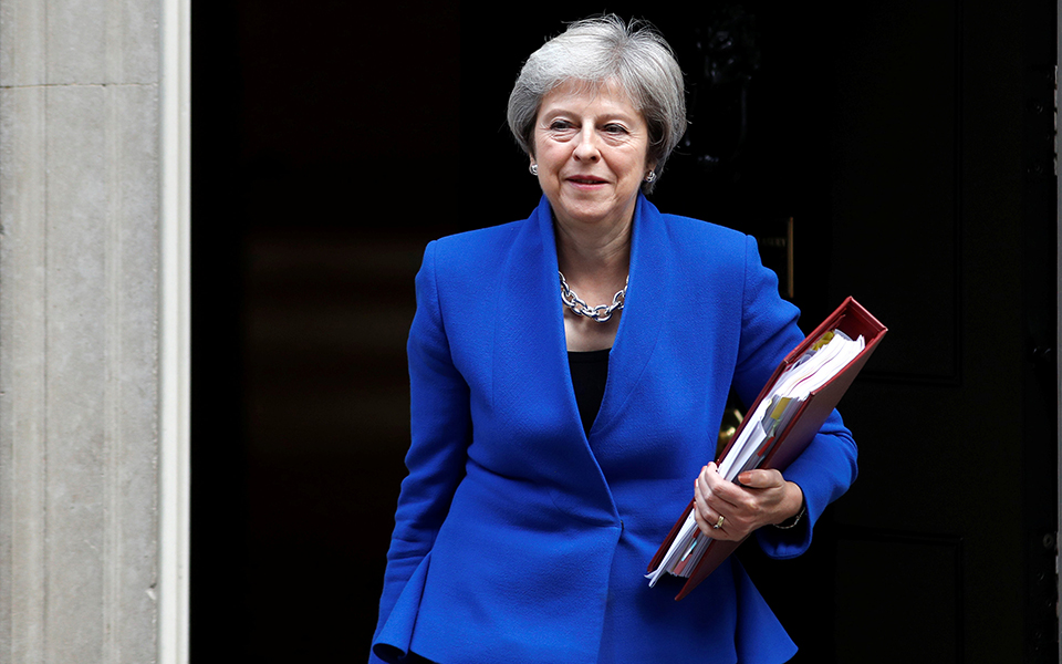 σε-ταραγμένες-θάλασσες-πλέει-η-τερέζα-2280017