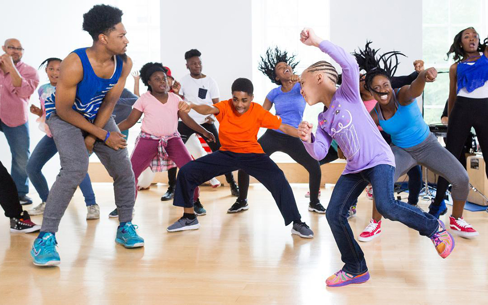 aρχέγονη-μορφή-φλερτ-αλλά-και-φόβος-της-2280302