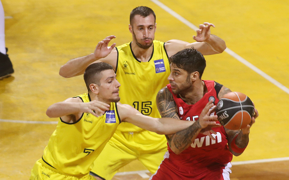 μπάσκετ-το-περιστέρι-και-οι-αιώνιοι-2280796