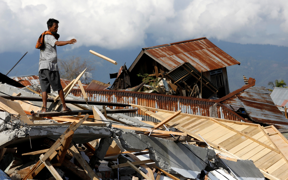 ινδονησία-2-045-οι-νεκροί-και-5-000-οι-αγνοούμε-2277339