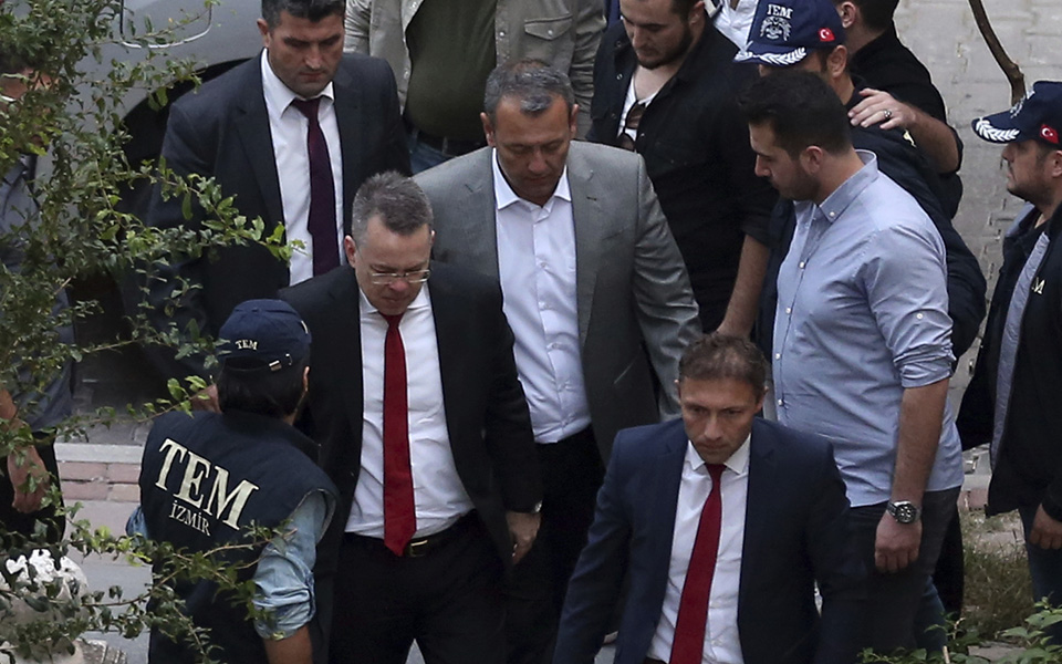 πως-ο-πάστορας-μπράνσον-βρέθηκε-στο-επ-2277828