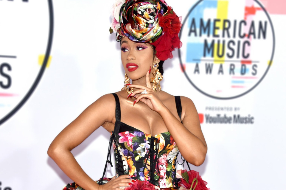 η-καινούργια-τάση-στο-μακιγιάζ-που-έκα-2277474