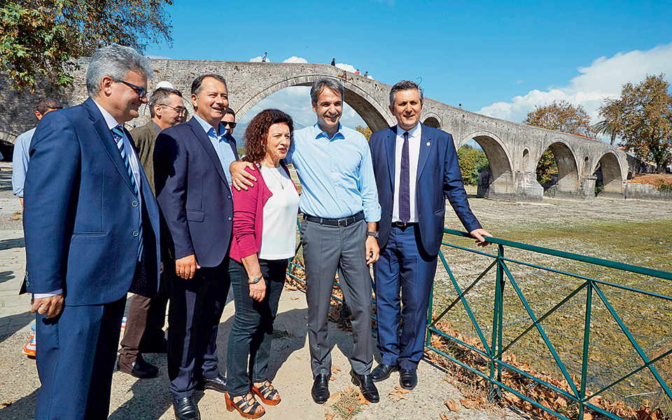 μητσοτάκης-στήριξη-σε-νυν-περιφερειά-2277041