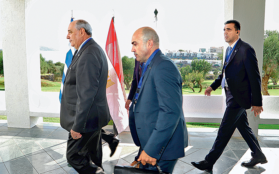 δες-κάτι-συμπτώσεις-2277535