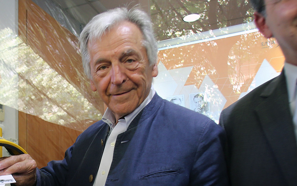 ο-κώστας-γαβράς-επίτιμος-διδάκτορας-τ-2277781