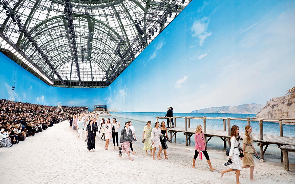 chanel-εκεί-που-σκάει-το-κύμα-2276308