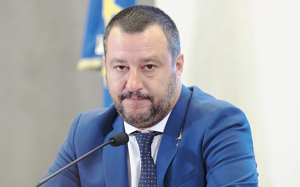στο-χείλος-του-γκρεμού-ακροβατεί-η-ιτα-2280426