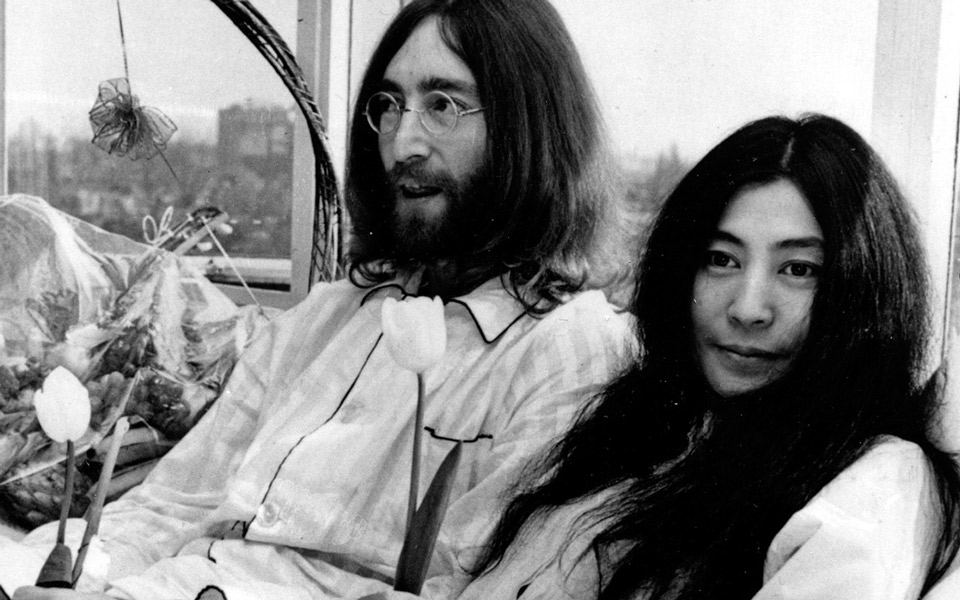 ταινία-για-τη-ζωή-των-τζον-λένον-και-γιό-2280811