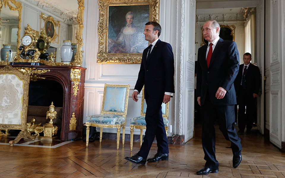 τηλεφωνική-επικοινωνία-πούτιν-μακρό-2280504