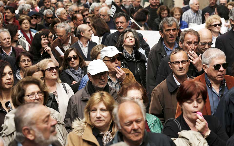ελαφρύνσεις-1-δισ-θυσιάζονται-για-να-μη-2275833
