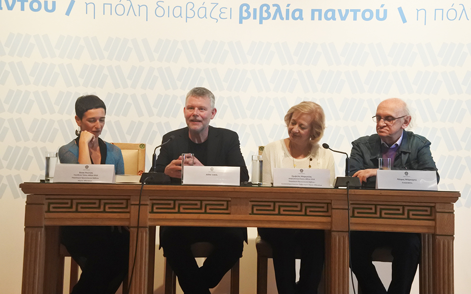 το-αστυνομικό-μυθιστόρημα-συνδέετα-2281263