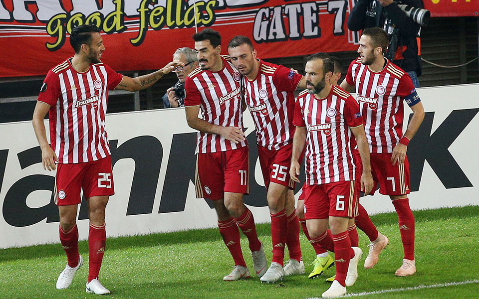 ερυθρόλευκο-πάρτι-με-ντουντελάνζ-2282716