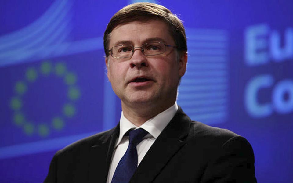 β-ντομπρόβσκις-η-κομισιόν-εξετάζει-το-2282219