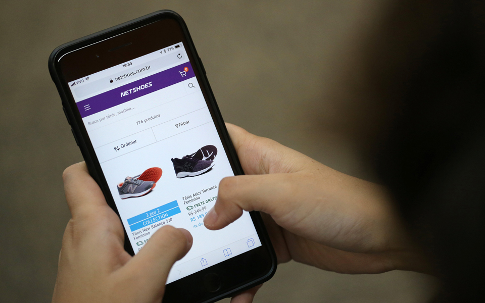 εκρηκτική-η-ανάπτυξη-του-mobile-banking-και-στην-ε-2284157