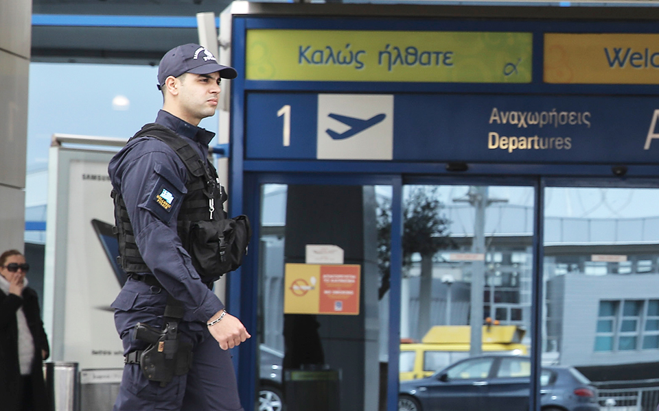 σφραγίζουν-τα-αεροδρόμια-για-μεταν-2282964