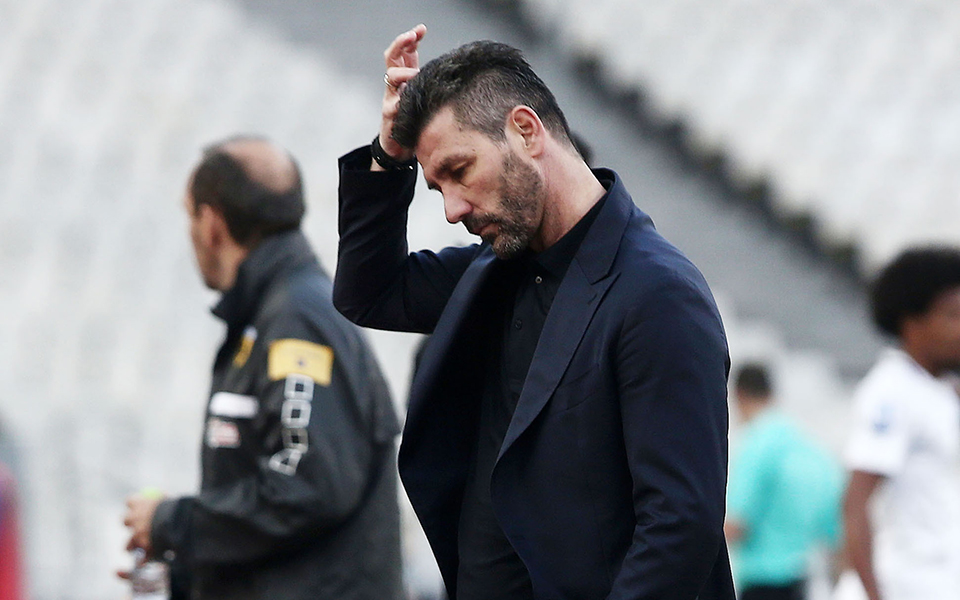 χάνει-έδαφος-και-την-ψυχραιμία-της-η-α-2283355