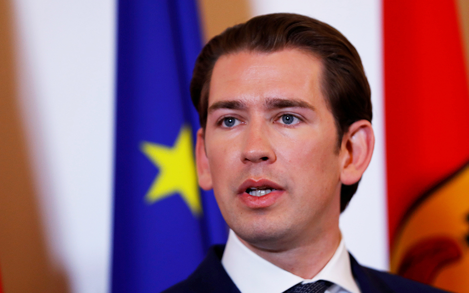 κουρτς-σε-επενδυτική-με-έδρα-την-καλιφ-2281188