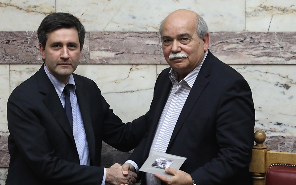 πρώτη-σύγκρουση-με-φόντο-τον-νέο-προϋπ-2285017