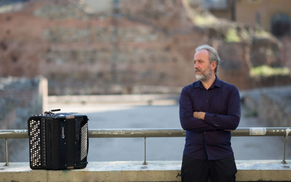 ξεχωριστό-ρεσιτάλ-από-τον-κ-ράπτη-2285291