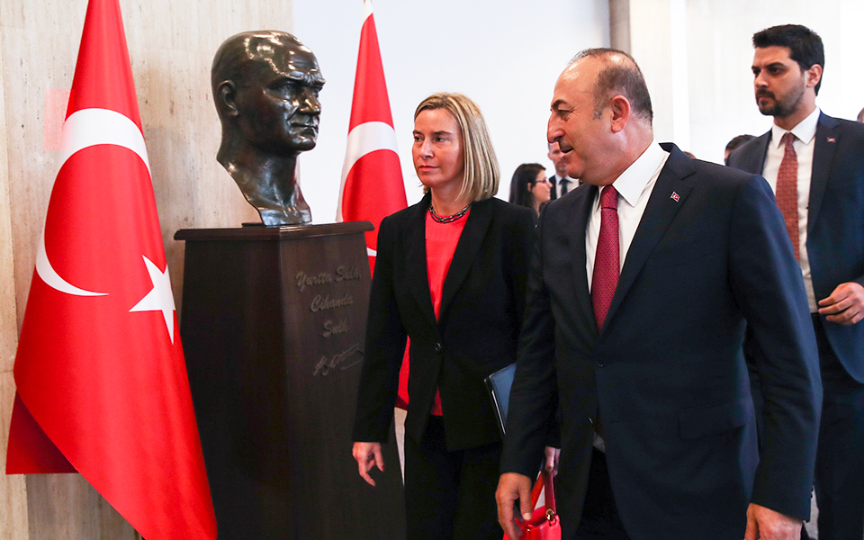 συστάσεις-της-ε-ε-για-τις-συλλήψεις-στη-2285225
